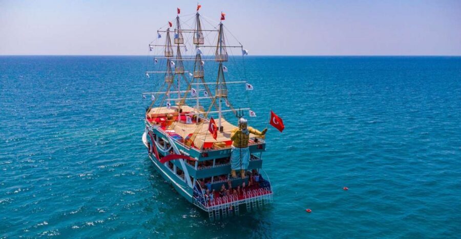 City of Side: All-Inclusive Boat Ride and Foam Party - Foam party and SHAM animation: when the boat turns into a dance floor
