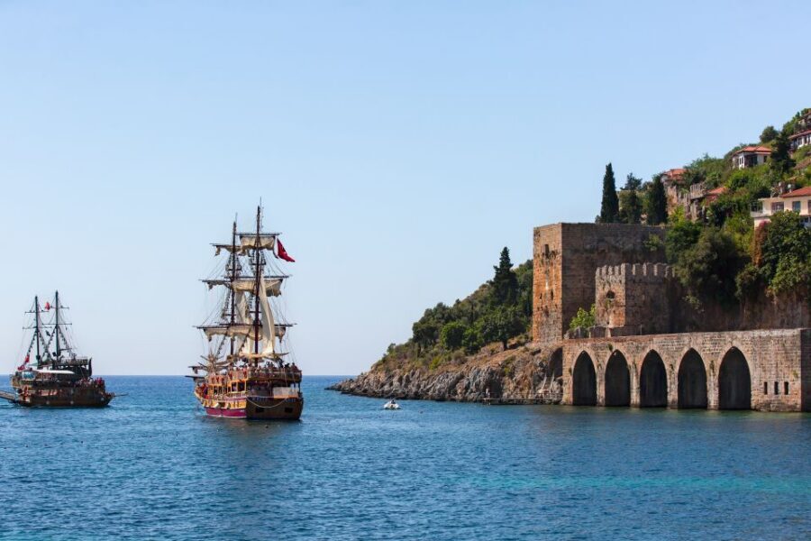 From City of Side: Alanya Guided Tour with Boat Trip & Lunch - The 1-Hour Alanya Boat Trip: Caves, Red Tower, and a Friendly Loop