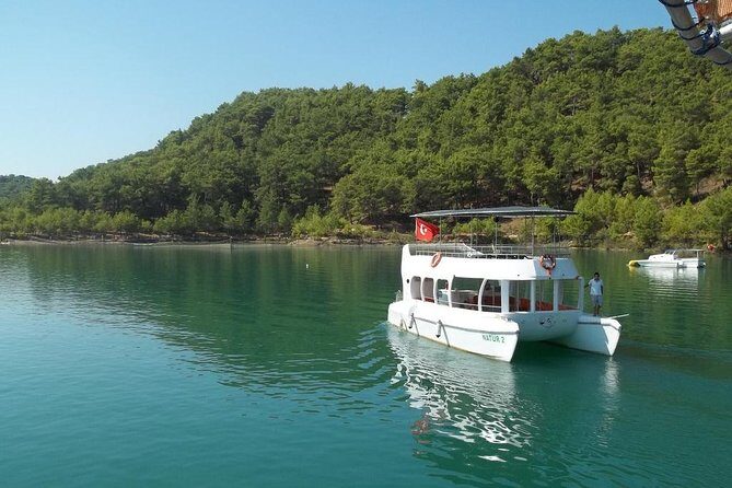 Green Canyon Boat Trip and Bus Safari Tour w/Lunch - The Green Lake Catamaran Cruise: Calm Water, Great Views, Real Break Time