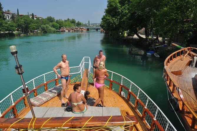 Manavgat River Boat Trip, Grand Bazaar Tour with Lunch from Side - Manavgat Bazaar (1 hour): how to shop without losing the day