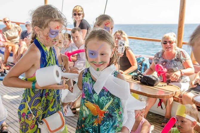 Pirate Adventure Cruise incl. Lunch from Side - Crowds, decks, and the reality of a max 120 travelers