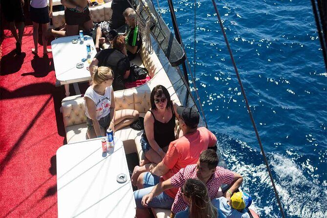 Side-Alanya: Pirate Yacht Tour (Legend Big Kral) with Lunch-Drink - Kids animation and the foam party: the loud, slippery, high-energy core