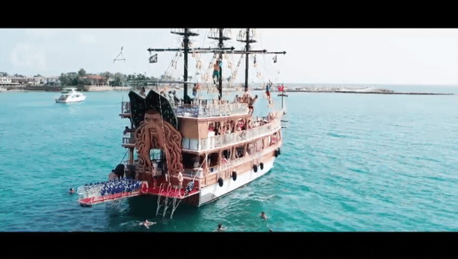 Side: Dolphin Island Boat Tour : A Seaside Adventure - Karaburun Peninsula toward Dolphin Island: watch the coast, not the clock