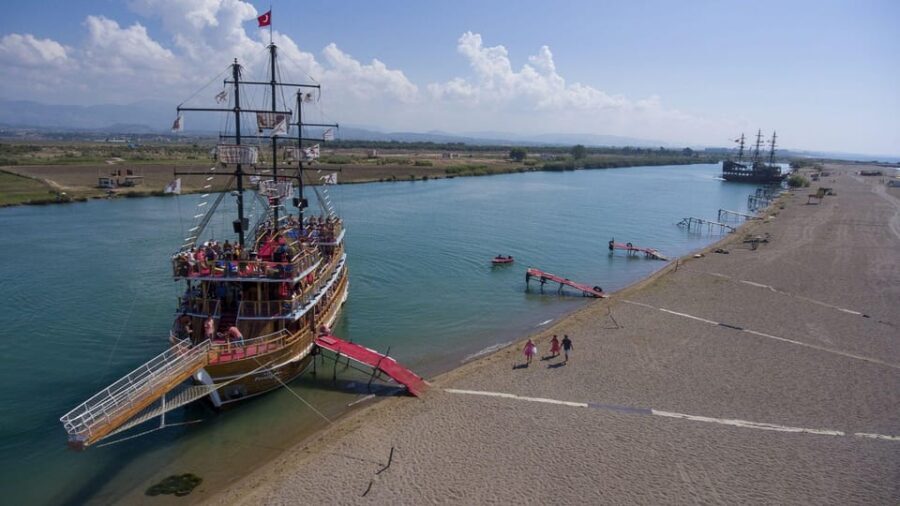 Side: Dolphin Island Boat Trip with Lunch & Unlimited Drinks - Dolphin Island: What You’ll Likely See (And What You Can Do)
