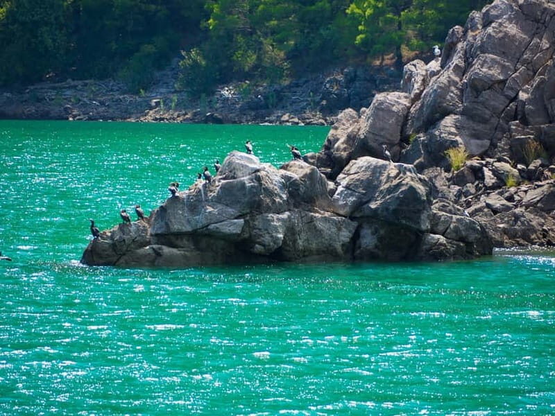 Side: Green Canyon Boat Trip with Lunch near Green Lake - Guide and atmosphere: what “live English” feels like in practice