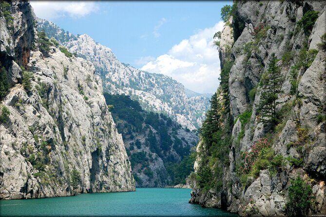 Side Green Canyon Boat Trip With Unlimited Drinks And Lunch - Kayaks and fishing rods: how to use the free time well