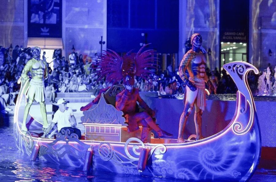 Side: Land of Legends Bus Transfers and Boat Parade - Getting the most out of limited time at Land of Legends